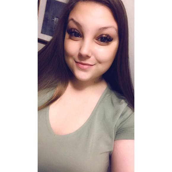 Meet your Posher, Kaitlynne - Picture 1 of 1